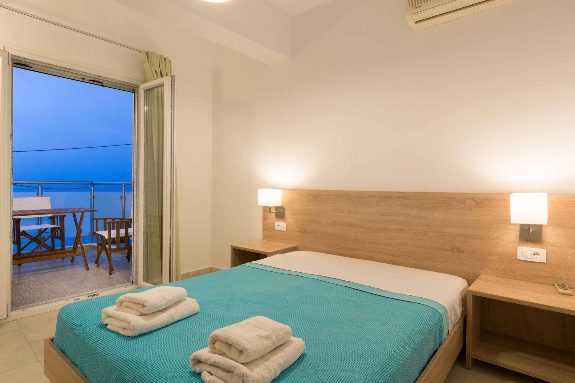 Socrates Apartmens & Restaurant Milatos Exterior photo