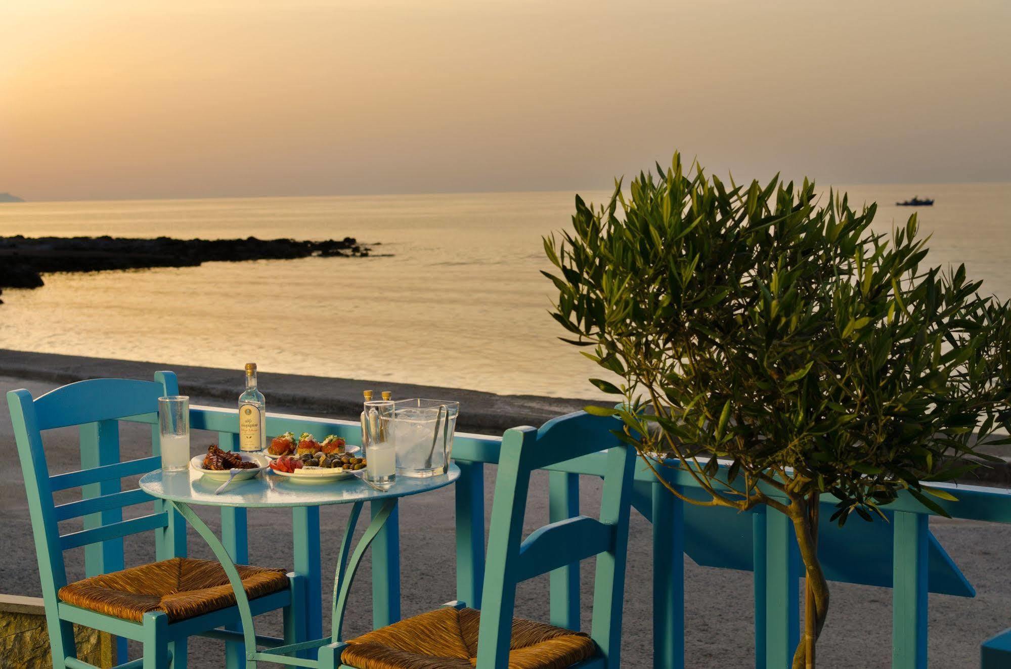 Socrates Apartmens & Restaurant Milatos Exterior photo